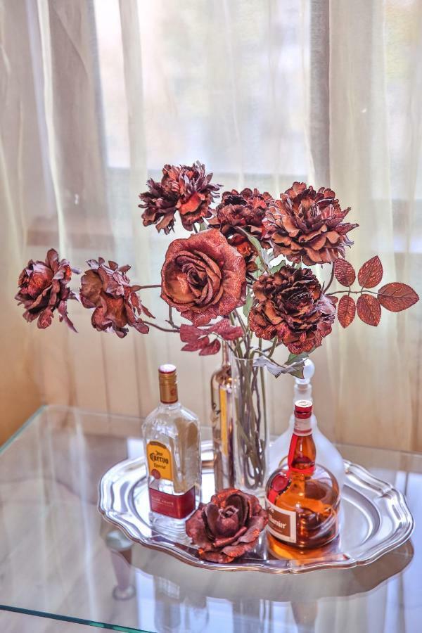 Dream Residence Romantic บูคาเรสต์ ภายนอก รูปภาพ